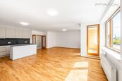 REZERVOVÁNO / Pronájem bytu 4+kk (140m2), parkovací místo, sklep, Mojmírova, Praha 4 - Nusle, cena 43500 CZK / objekt, nabízí Faraon Reality, s.r.o.