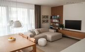 Pronájem moderního bytu 3+kk (86 m), 2 BALKONY S VÝHLEDEM DO ZELENĚ, 2 PARKOVACÍ STÁNÍ, PRAHA 8 - ČI, cena 39000 CZK / objekt / měsíc, nabízí Faraon Reality, s.r.o.