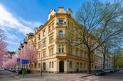 REZERVACE. Pronájem prostorného bytu 4+kk, 110 m2 v historickém domě v ul. Křižíkova, Karlín, Praha , cena 45000 CZK / objekt, nabízí Faraon Reality, s.r.o.