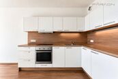 Pronájem krásného moderního bytu 1+kk (32 m), BALKON, PRAHA 14 - HOSTAVICE, cena 19990 CZK / objekt / měsíc, nabízí Faraon Reality, s.r.o.