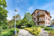 Pronájem bytu 1+kk (43 m2) s možností parkování, Lochkov, Praha 5, cena 15000 CZK / objekt, nabízí Faraon Reality, s.r.o.