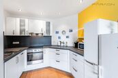 Pronájem bytu 2+kk (50,6 m2) s balkonem a sklepem v rezidenci Kejřův Park Praha 9 - Hloubětín, cena 24000 CZK / objekt, nabízí Faraon Reality, s.r.o.