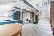 Prodej výjimečného podkrovního mezonetu 4+kk (160 m2), PRIVÁTNÍ TERASA S VÝHLEDEM NA PRAŽSKÝ HRAD,2 , cena 26900000 CZK / objekt, nabízí 