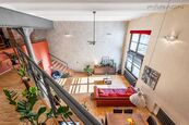 Pronájem dvoupatrového loftu 2+kk, 114 m2, ul. Na Maninách, Holešovice, Praha 7, cena 39000 CZK / objekt, nabízí Faraon Reality, s.r.o.