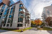 Pronájem nadstandardně vybaveného bytu 2+kk (89 m),3 BALKONY, KLIMATIZACE, GARÁŽOVÉ STÁNÍ, KORUNNÍ D, cena 47000 CZK / objekt / měsíc, nabízí Faraon Reality, s.r.o.