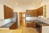 Prodej bytu 1+1, 49,2 m², v srdci Karlína 2 minuty od metra, cena 8800000 CZK / objekt, nabízí 