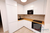 Pronájem, Byt 1+kk, Praha 2, cena 21990 CZK / objekt / měsíc, nabízí RealExpert s.r.o.