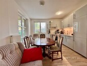 Prodej bytu v přízemí cihlového domu, dispozice 3+kk, Praha 10 Hostivař, cena 9490000 CZK / objekt, nabízí CENTURY 21 Premium