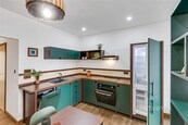 Nadčasový designový byt 3+kk s balkónem, sklepem po precizní rekonstrukci v Pragovce., cena 9349000 CZK / objekt, nabízí CENTURY 21 Premium