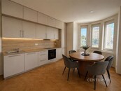 Pronájem bytu 2+kk, 61m2, Sklep, Jeseniova, cena 30000 CZK / objekt / měsíc, nabízí CENTURY 21 Premium