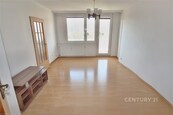 Pronájem prostorného bytu 3+1 s dvěma balkony, komorou a výtahem na adrese Brdičkova 1921/1, Stodůlky, Praha s dobrou dostupností MHD, cena 29000 CZK / objekt / měsíc, nabízí 