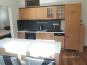 1+1 s balkonem a sklepem, žádaná část Prahy 6, 56m2, volný od 1. 4. 2026, cena 20000 CZK / objekt / měsíc, nabízí 