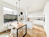 Byt 4+kk 117 m2 + 33 m2 terasa, 2x garážové stání, Dolní Počernice, cena 17490000 CZK / objekt, nabízí CENTURY 21 Ruby