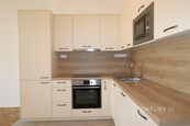 Zrekonstruovaný byt 3+kk u nám. Míru, cena 30000 CZK / objekt / měsíc, nabízí CENTURY 21 Ruby
