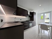 Pronájem moderně a nově zařízeného světlého bytu 3+kk s lodžií, Praha 17Řepy, cena 28000 CZK / objekt / měsíc, nabízí CENTURY 21 Ruby