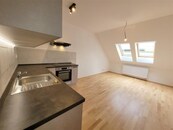 Pronájem bytu 3+kk, po rekonstrukci, 79m2, u parku, Praha 2 Vinohrady, cena 26000 CZK / objekt / měsíc, nabízí Alka reality