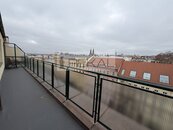 Byt 2+1 se dvěmi terasami V Londýnské ulici, nedaleko metra., cena 30000 CZK / objekt / měsíc, nabízí 