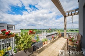 Prodej nadstandardního bytu 3+kk, 166 m2 - Praha - Dolní Chabry, cena 15490000 CZK / objekt, nabízí 