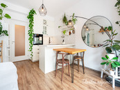 Pronájem bytu 2+kk, Košická, Vršovice, 31.500,- / 48 m2 s parkováním, cena 31500 CZK / objekt / měsíc, nabízí Ideální nájemce