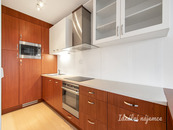 Pronájem bytu 2kk, U Měšťanského Pivovaru, Holešovice, 21500 Kč/ měsíc, 47 m2, cena 21500 CZK / objekt / měsíc, nabízí Ideální nájemce