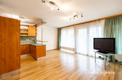 Pronájem bytu 1+kk, K dálnici, Pitkovice, 17900 Kč/měs, 44 m2, cena 17900 CZK / objekt / měsíc, nabízí 