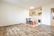 Pronájem bytu 1+kk, Boloňská, Horní Měcholupy, 32 m2, cena 16400 CZK / objekt / měsíc, nabízí Ideální nájemce