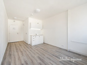 Pronájem bytu 1+kk, Děčínská, Střížkov, 15 000 Kč/měs, 24 m2, cena 15000 CZK / objekt / měsíc, nabízí Ideální nájemce