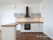 Pronájem bytu 2+kk, Nám. Jiřího z Lobkovic, Vinohrady, 23200 Kč/měs, 47 m2, cena 23200 CZK / objekt / měsíc, nabízí Ideální nájemce