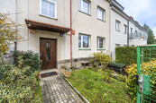 Pronájem bytu 2+1, 67 m2, v 1.np. rodinného domu, ul.Hostouňská, Praha 6 - Liboc, cena 20500 CZK / objekt / měsíc, nabízí RK Group realitní kancelář
