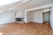 Prodej bytu 5+1 + kuchyňský kout, s vlastním půdním prostorem, 158 m2, Praha 4 - Nusle., cena 17999000 CZK / objekt, nabízí House ViP, s.r.o.