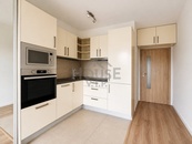 Prodej bytu 1+kk s balkonem, cena 6390000 CZK / objekt, nabízí 