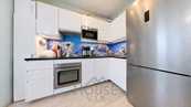Moderní 2+kk, 43 m2 s balkonem, sklepem a parkovacím stáním - Praha 9, Letňany, cena 8898000 CZK / objekt, nabízí 