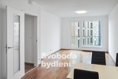 Doporučujeme k pronájmu byt v novostavbě, 2+kk 58,8m2 plus balkón 2,3m2, parkování, sklep, moderní projekt Sky Rezidence Bohdalec, ulice U Plynárny, Praha 10 - Michle, cena 24000 CZK / objekt / měsíc, nabízí Svoboda bydlení s.r.o.