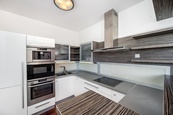 Prodej bytu 2+kk se dvěma terasami a garážovým stáním, Praha 10 - Malešice, cena 8900000 CZK / objekt, nabízí 